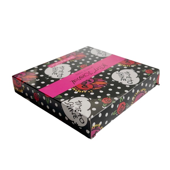 Betsey Johnson Time to Shine Highlighter Powder with Brush NIB - Picture 7 of 8